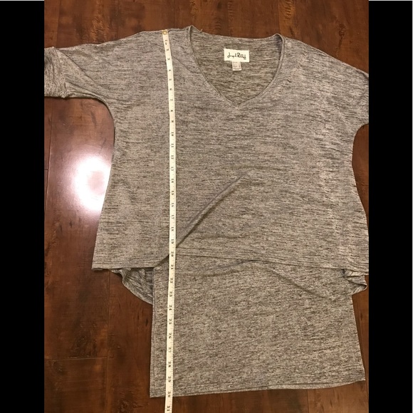 Joseph Ribkoff Silver/Grey V-Neckline Stretchy Tunic Top with 3/4 sleeves - Picture 8 of 10